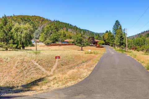 Tiny photo for 174 Hummingbird Lane, Talent, OR 97540 (MLS # 220225116)