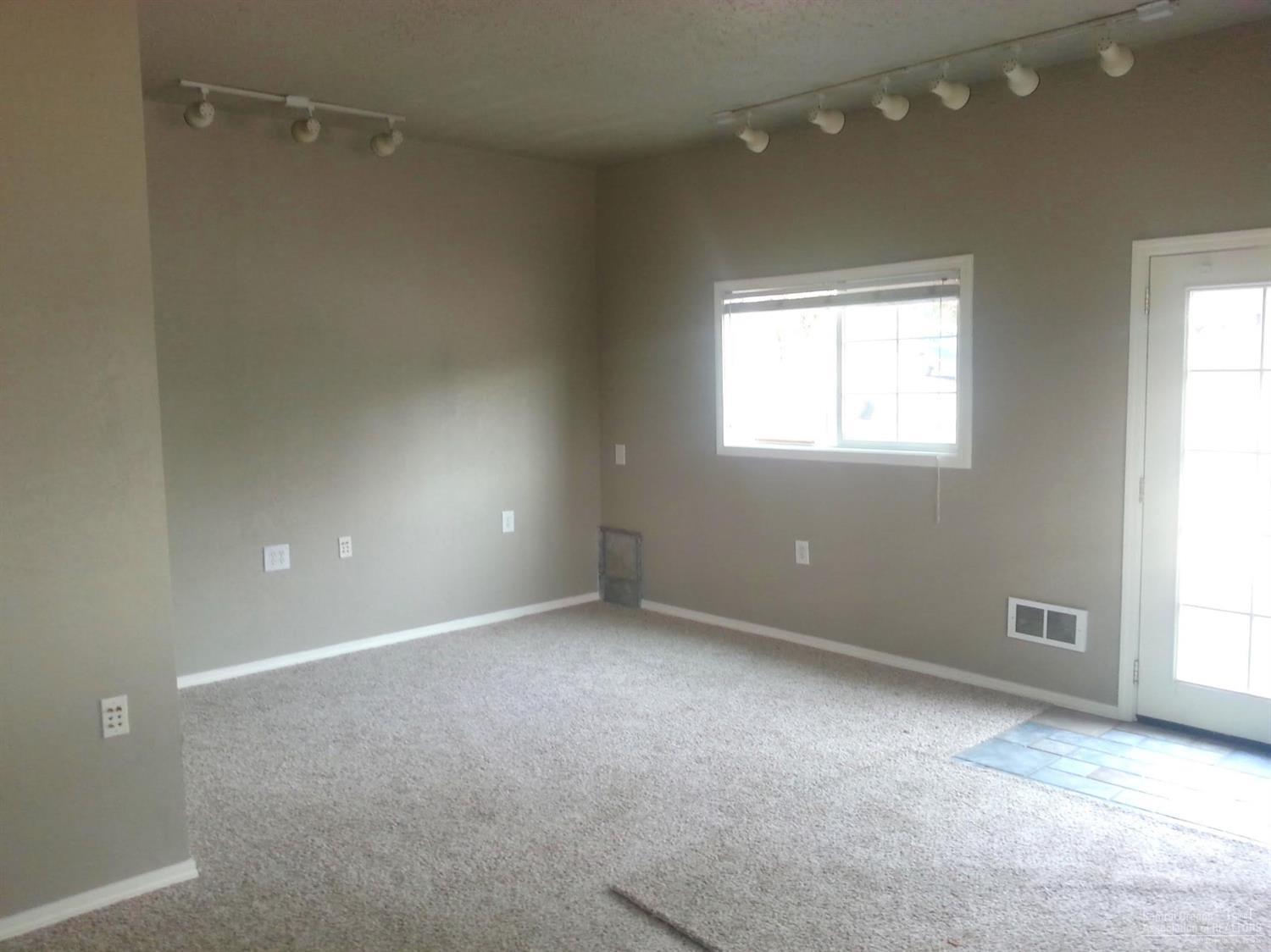 Hunters Circle - Residential