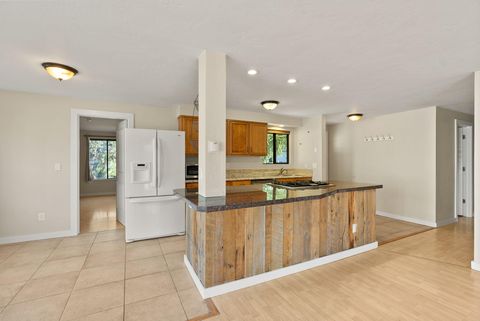 Tiny photo for 2843 NE Lotno Drive, Bend, OR 97701 (MLS # 220212020)