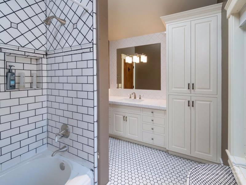 Broken Top - Residential