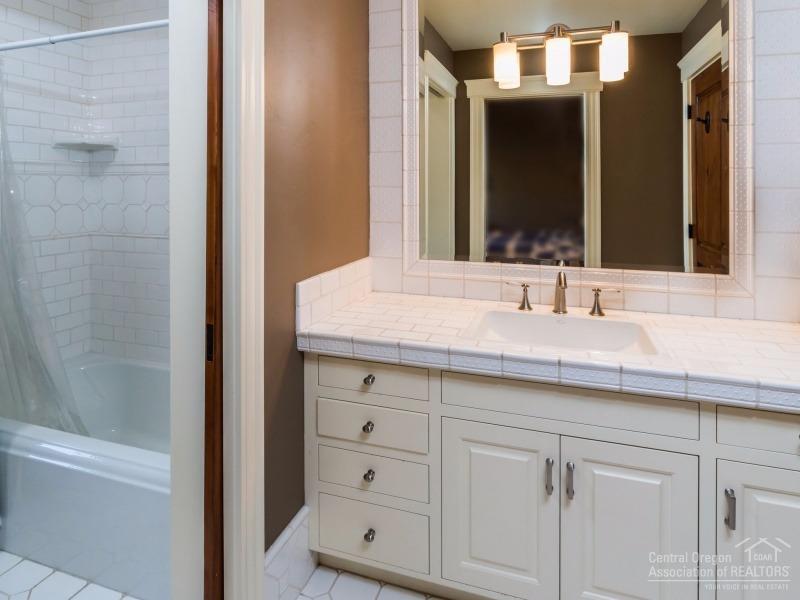 Broken Top - Residential