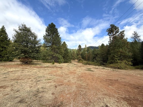 Photo of 6400 Tunnel Loop Road, Grants Pass, OR 97526 (MLS # 220229457)