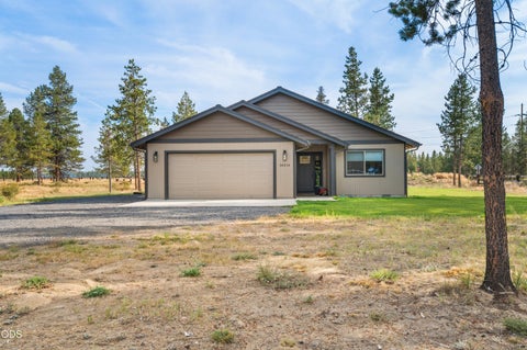 Photo of 16213 5th Street, La Pine, OR 97739 (MLS # 220227428)