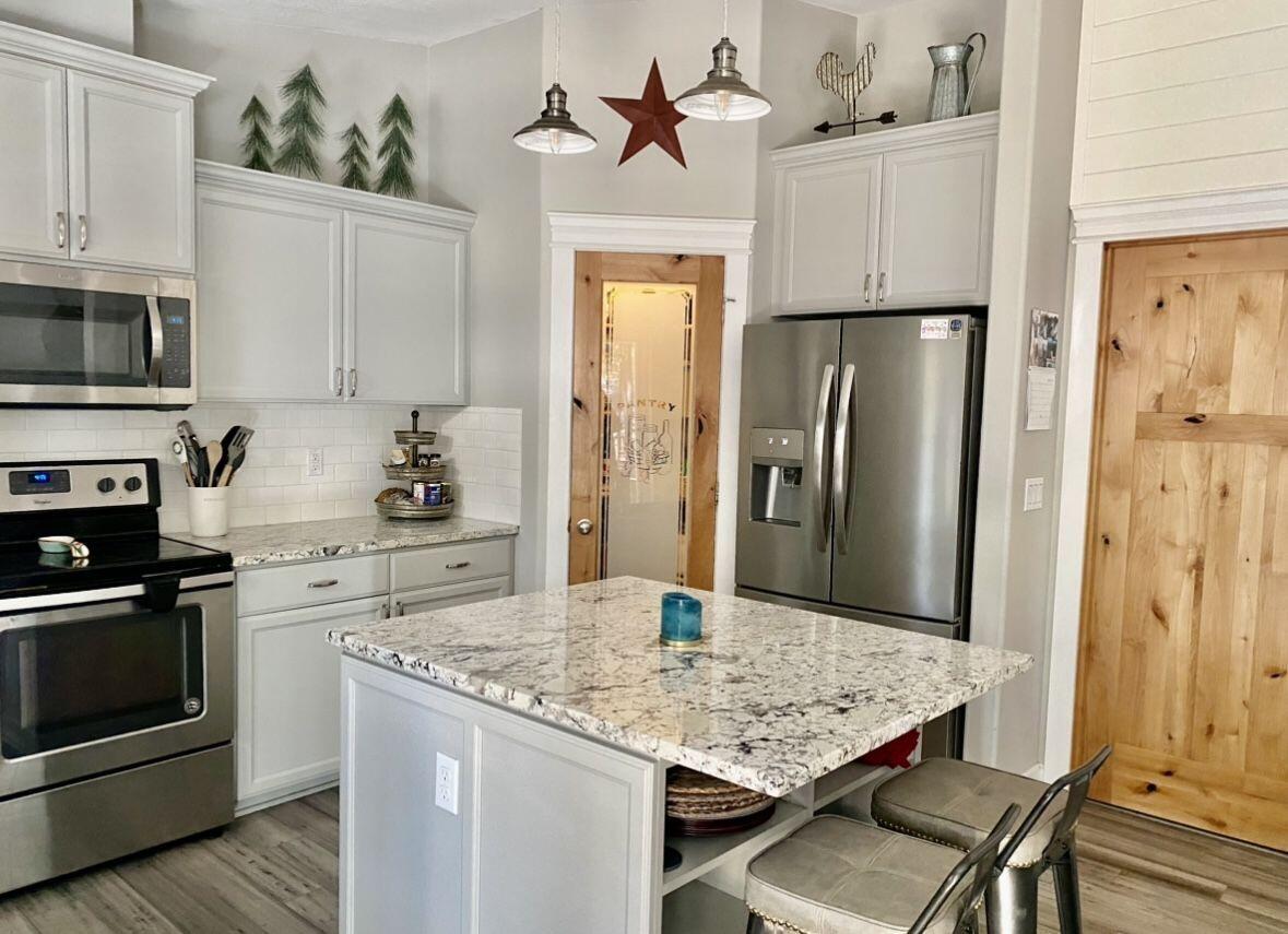 Ponderosa Pines - Residential