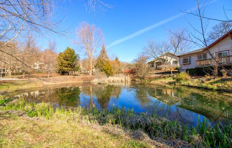 Tiny photo for 967 Golden Aspen Place, Ashland, OR 97520 (MLS # 220212796)