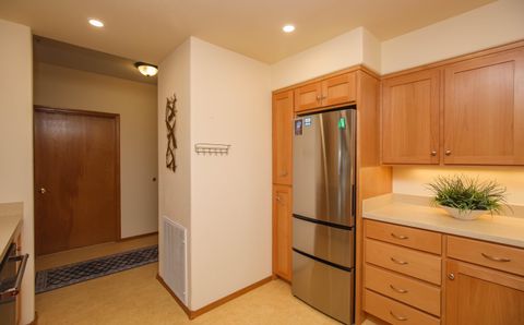 Tiny photo for 967 Golden Aspen Place, Ashland, OR 97520 (MLS # 220212796)