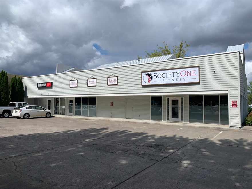 Great location adjacent to redeveloped Medford Center. Space #B is vacant & approx. 930 SQ FT. There are 21 off-site parking spaces with good signage face E. Jackson St. and shopping Center. This property would be good for an owner occupant or an investor.