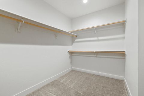 Tiny photo for 1217 Vine Maple Drive, Klamath Falls, OR 97601 (MLS # 220215648)