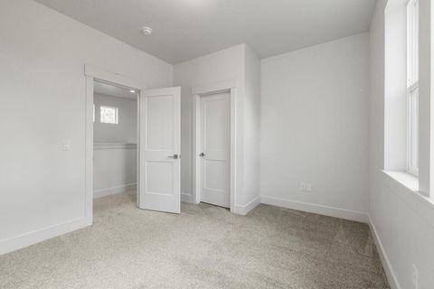 Tiny photo for 1217 Vine Maple Drive, Klamath Falls, OR 97601 (MLS # 220215648)