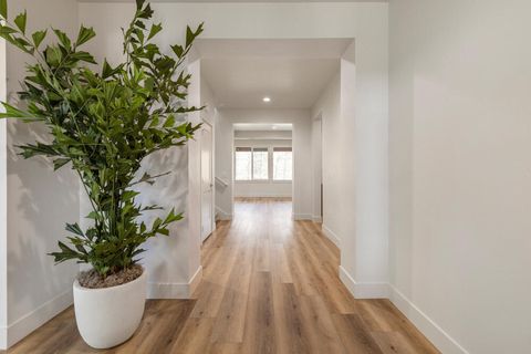 Tiny photo for 1217 Vine Maple Drive, Klamath Falls, OR 97601 (MLS # 220215648)