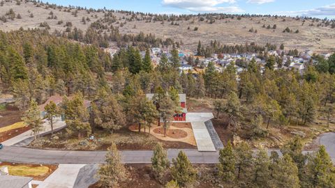 Tiny photo for 1217 Vine Maple Drive, Klamath Falls, OR 97601 (MLS # 220215648)