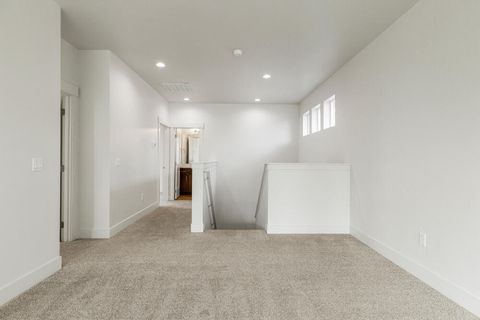 Tiny photo for 1217 Vine Maple Drive, Klamath Falls, OR 97601 (MLS # 220215648)