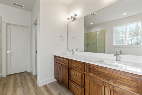 Tiny photo for 1217 Vine Maple Drive, Klamath Falls, OR 97601 (MLS # 220215648)