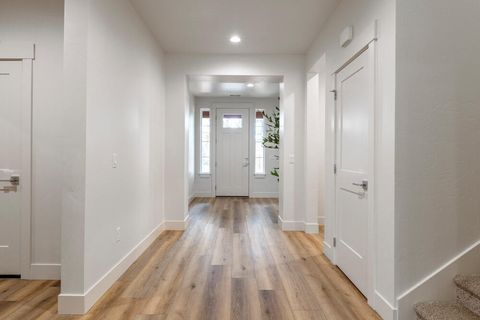 Tiny photo for 1217 Vine Maple Drive, Klamath Falls, OR 97601 (MLS # 220215648)