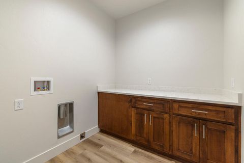 Tiny photo for 1217 Vine Maple Drive, Klamath Falls, OR 97601 (MLS # 220215648)