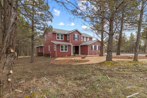 Tiny photo for 1217 Vine Maple Drive, Klamath Falls, OR 97601 (MLS # 220215648)