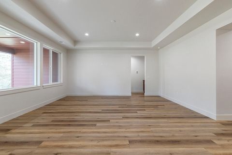 Tiny photo for 1217 Vine Maple Drive, Klamath Falls, OR 97601 (MLS # 220215648)