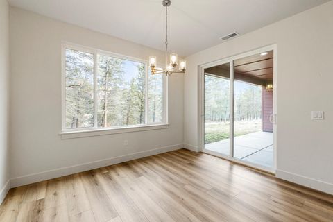 Tiny photo for 1217 Vine Maple Drive, Klamath Falls, OR 97601 (MLS # 220215648)