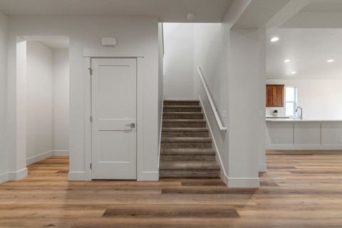 Tiny photo for 1217 Vine Maple Drive, Klamath Falls, OR 97601 (MLS # 220215648)