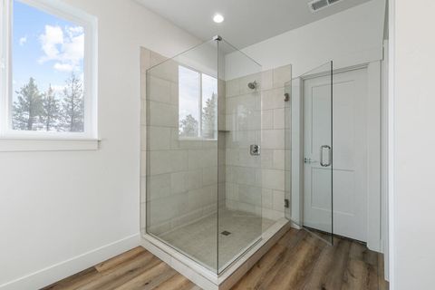 Tiny photo for 1217 Vine Maple Drive, Klamath Falls, OR 97601 (MLS # 220215648)