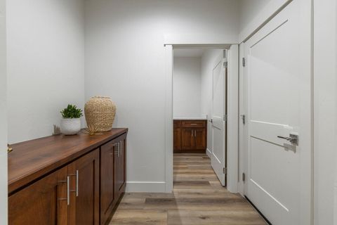 Tiny photo for 1217 Vine Maple Drive, Klamath Falls, OR 97601 (MLS # 220215648)