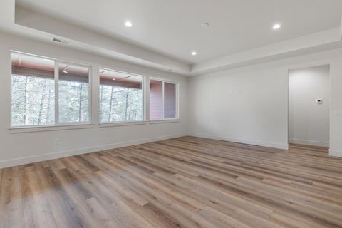 Tiny photo for 1217 Vine Maple Drive, Klamath Falls, OR 97601 (MLS # 220215648)