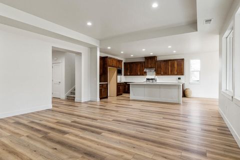 Tiny photo for 1217 Vine Maple Drive, Klamath Falls, OR 97601 (MLS # 220215648)