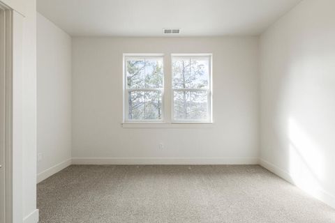 Tiny photo for 1217 Vine Maple Drive, Klamath Falls, OR 97601 (MLS # 220215648)