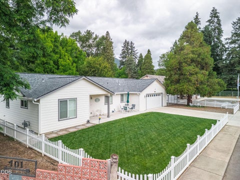 Tiny photo for 403 Berglund Street, Rogue River, OR 97537 (MLS # 220222672)