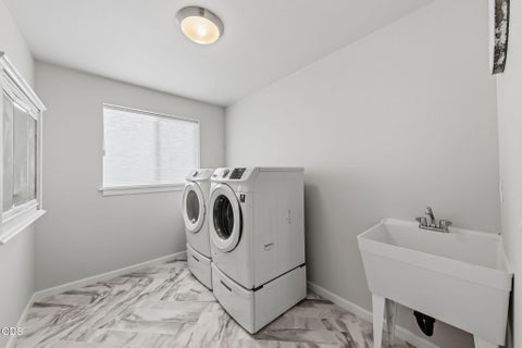 Tiny photo for 403 Berglund Street, Rogue River, OR 97537 (MLS # 220222672)