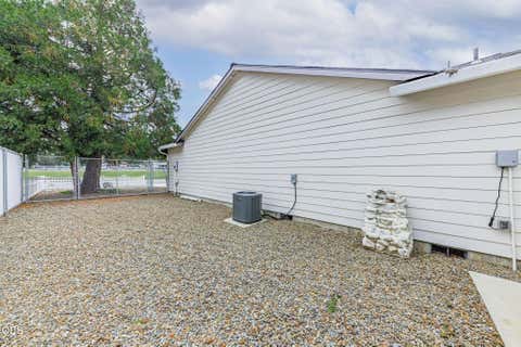 Tiny photo for 403 Berglund Street, Rogue River, OR 97537 (MLS # 220222672)