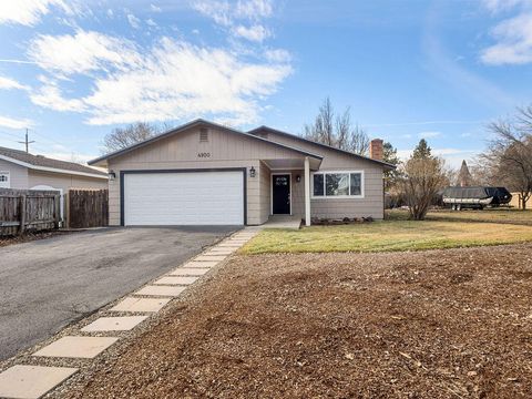 Photo of 4900 Gatewood Drive, Klamath Falls, OR 97603 (MLS # 220215472)