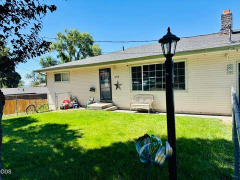 Tiny photo for 1814 Carlson Drive, Klamath Falls, OR 97603 (MLS # 220227018)