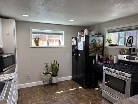 Tiny photo for 1814 Carlson Drive, Klamath Falls, OR 97603 (MLS # 220227018)
