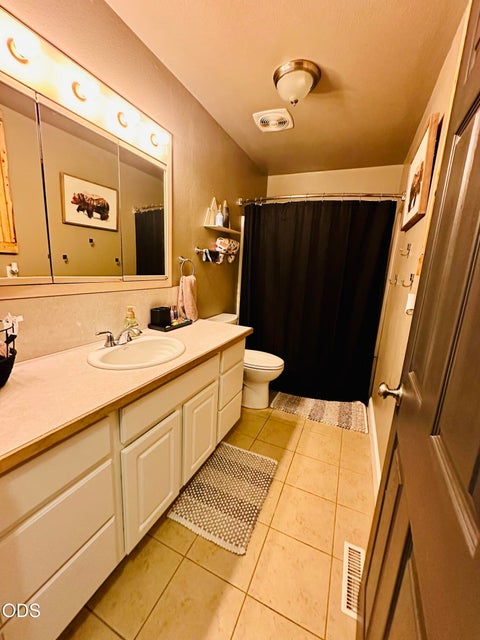 Tiny photo for 1814 Carlson Drive, Klamath Falls, OR 97603 (MLS # 220227018)