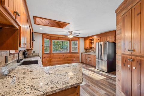 Tiny photo for 1956 E Fork Road, Williams, OR 97544 (MLS # 220212506)