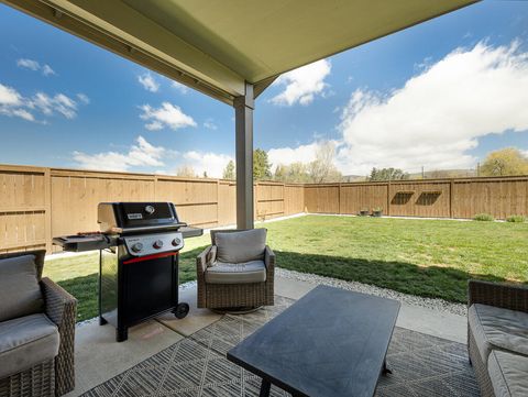 Tiny photo for 5229 Amberview Lane, Klamath Falls, OR 97603 (MLS # 220219806)