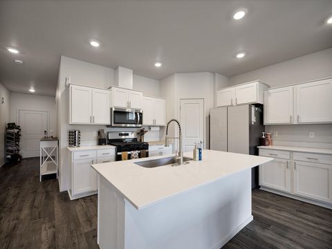 Tiny photo for 5229 Amberview Lane, Klamath Falls, OR 97603 (MLS # 220219806)
