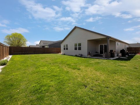 Tiny photo for 5229 Amberview Lane, Klamath Falls, OR 97603 (MLS # 220219806)