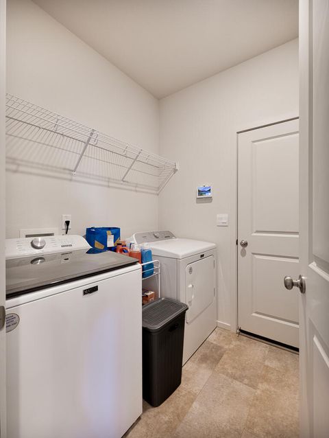 Tiny photo for 5229 Amberview Lane, Klamath Falls, OR 97603 (MLS # 220219806)