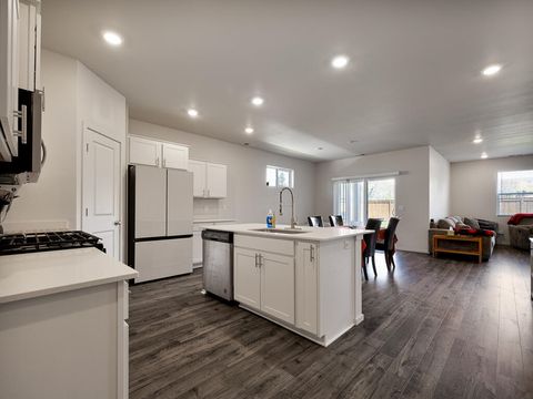 Tiny photo for 5229 Amberview Lane, Klamath Falls, OR 97603 (MLS # 220219806)