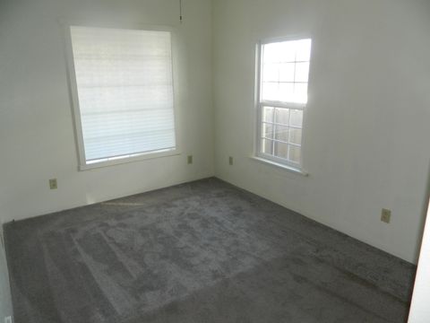 Tiny photo for 2415 California Avenue, Klamath Falls, OR 97601 (MLS # 220212362)