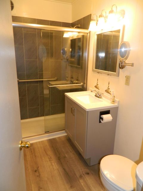 Tiny photo for 2415 California Avenue, Klamath Falls, OR 97601 (MLS # 220212362)