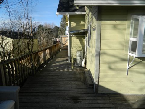 Tiny photo for 2415 California Avenue, Klamath Falls, OR 97601 (MLS # 220212362)