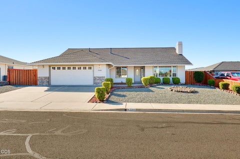 Photo of 2300 Savannah Drive, Central Point, OR 97502 (MLS # 220229806)