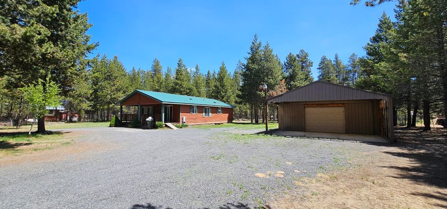 This 3 bed, 2 bath home offers 1,272 sqft of comfortable living on 1 private acre, with a detached shop/work space. Just minutes from National Forests and high lakes, enjoy hiking, biking, fishing, and exploring the beauty of the Cascades.