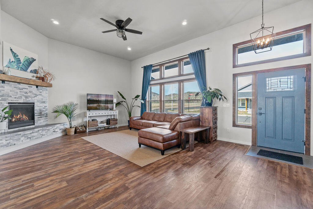 Ironhorse - Residential