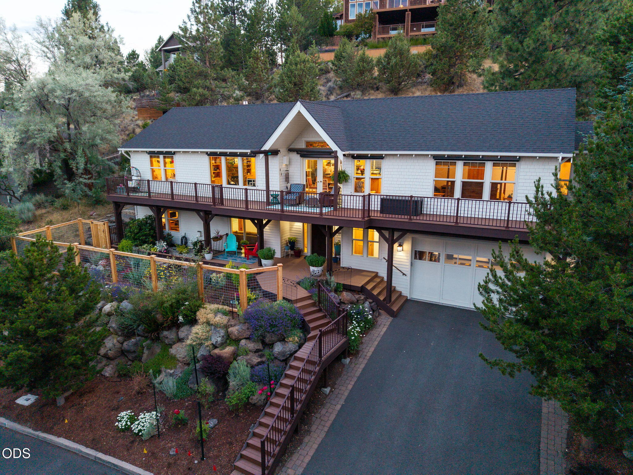 577 NW Greyhawk Avenue