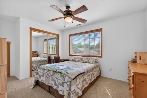Tiny photo for 2011 Spruce Way, Medford, OR 97501 (MLS # 220220160)
