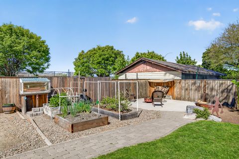 Tiny photo for 2011 Spruce Way, Medford, OR 97501 (MLS # 220220160)